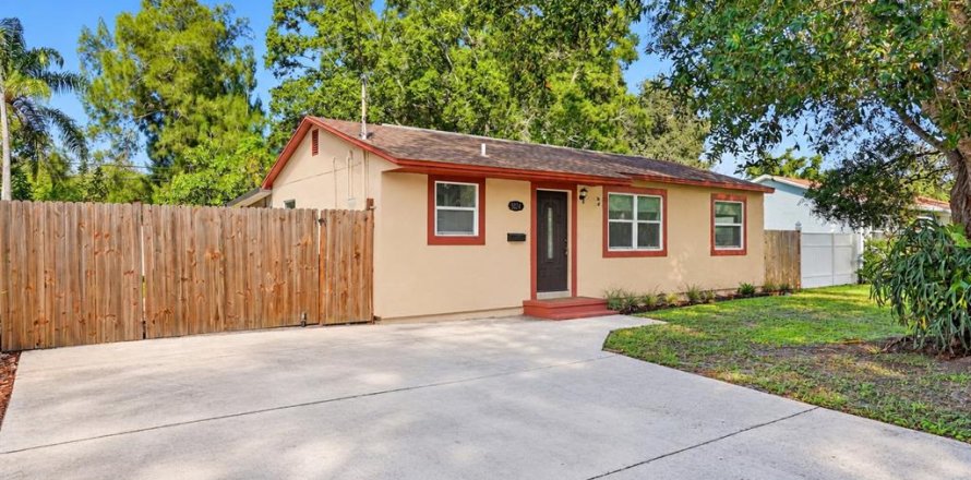 Villa ou maison à Saint Petersburg, Floride 2 chambres, 70.61 m2 № 2418541