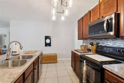 House in Auburndale, Florida 4 bedrooms, 173.45 sq.m. № 2151310 - photo 8