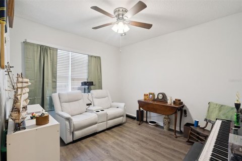 House in Auburndale, Florida 4 bedrooms, 173.45 sq.m. № 2151310 - photo 20