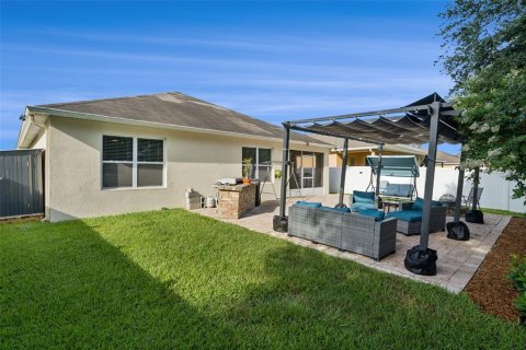 House in Auburndale, Florida 4 bedrooms, 173.45 sq.m. № 2151310 - photo 23