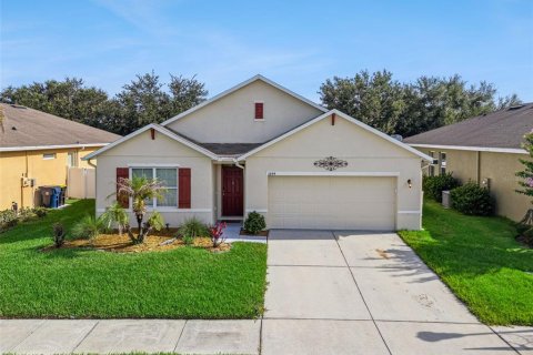 House in Auburndale, Florida 4 bedrooms, 173.45 sq.m. № 2151310 - photo 3