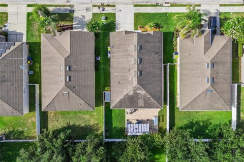 House in Auburndale, Florida 4 bedrooms, 173.45 sq.m. № 2151310 - photo 24