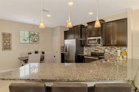 Condo in Sarasota, Florida, 2 bedrooms  № 1780569 - photo 9