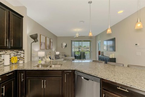 Condo in Sarasota, Florida, 2 bedrooms  № 1780569 - photo 15
