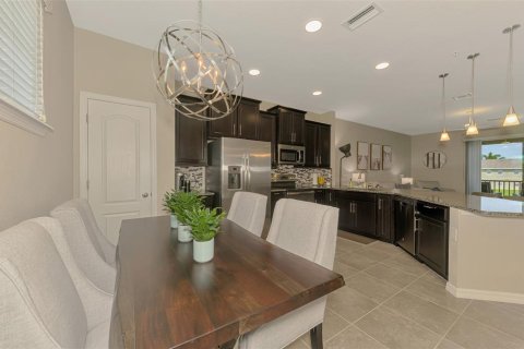 Condo in Sarasota, Florida, 2 bedrooms  № 1780569 - photo 13