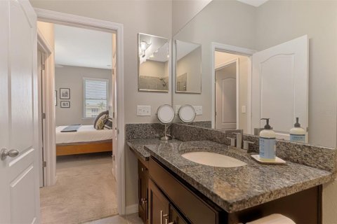 Condo in Sarasota, Florida, 2 bedrooms  № 1780569 - photo 25