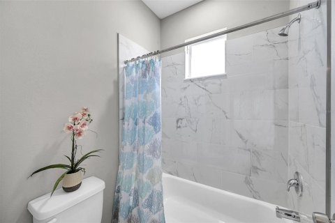 House in New Port Richey, Florida 3 bedrooms, 158.12 sq.m. № 1527972 - photo 30