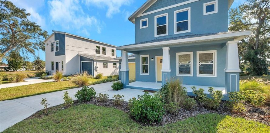 House in New Port Richey, Florida 3 bedrooms, 158.12 sq.m. № 1527972