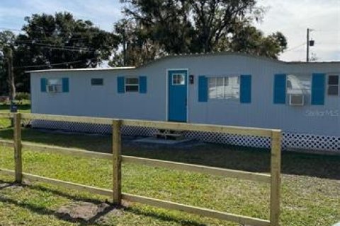 Commercial property in Lakeland, Florida 15 bedrooms, 62.43 sq.m. № 1542201 - photo 1