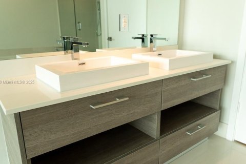 Condominio en venta en Miami, Florida, 2 dormitorios, 106.93 m2 № 1980059 - foto 20