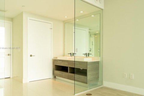 Condominio en venta en Miami, Florida, 2 dormitorios, 106.93 m2 № 1980059 - foto 15