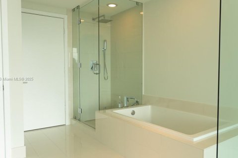 Condominio en venta en Miami, Florida, 2 dormitorios, 106.93 m2 № 1980059 - foto 19