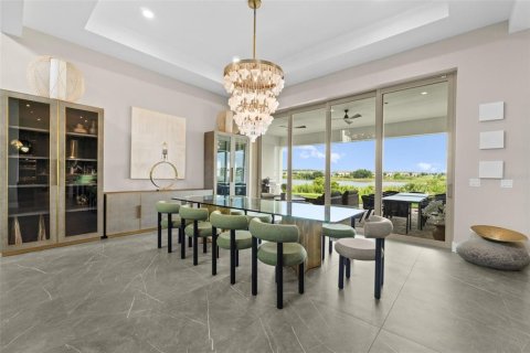 House in Winter Garden, Florida 7 bedrooms, 601.26 sq.m. № 1832640 - photo 15