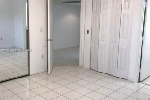 Copropriété à louer à Pembroke Pines, Floride: 1 chambre, 91.6 m2 № 1987251 - photo 13