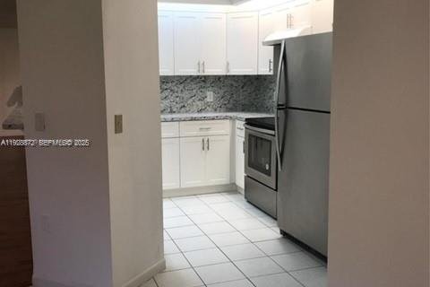 Copropriété à louer à Pembroke Pines, Floride: 1 chambre, 91.6 m2 № 1987251 - photo 8