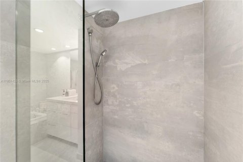 Купить кондоминиум в Майами, Флорида 1 спальня, 97.36м2, № 1954959 - фото 13