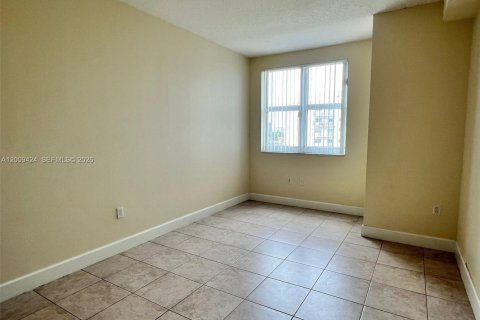 Condo in Coral Gables, Florida, 1 bedroom  № 2076615 - photo 6