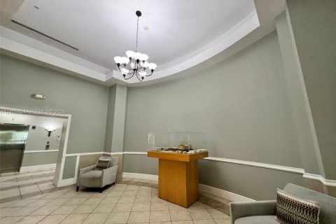 Condo in Coral Gables, Florida, 1 bedroom  № 2076615 - photo 14
