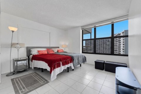Купить кондоминиум в Халландейл-Бич, Флорида 2 спальни, 118.91м2, № 2055779 - фото 14
