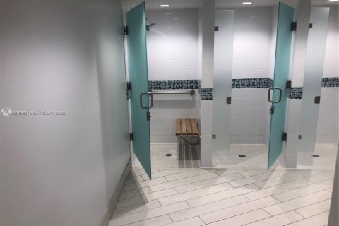 Купить кондоминиум в Халландейл-Бич, Флорида 2 спальни, 118.91м2, № 2055779 - фото 24