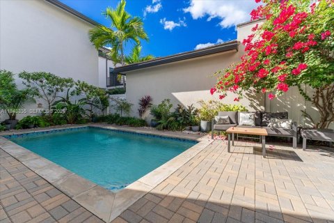 Купить виллу или дом в Дорал, Флорида 5 спален, 412.86м2, № 1999593 - фото 6