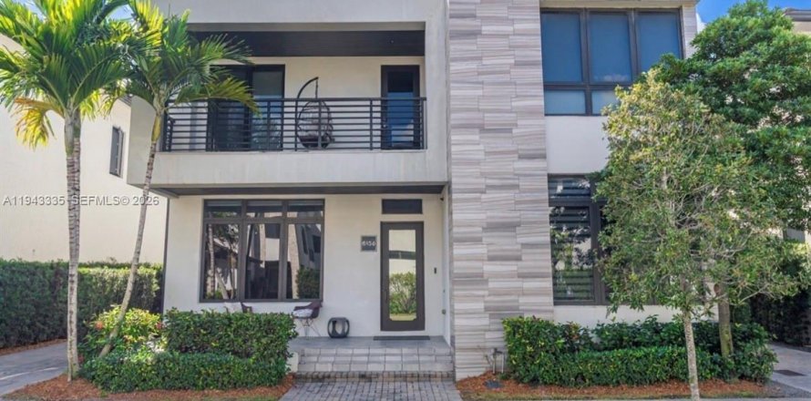 Дом в Дорал, Флорида 5 спален, 412.86м2 № 1999593