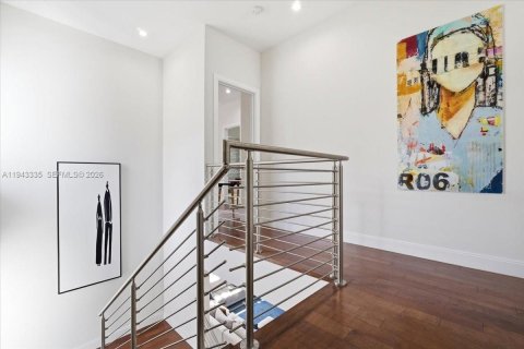 Купить виллу или дом в Дорал, Флорида 5 спален, 412.86м2, № 1999593 - фото 19