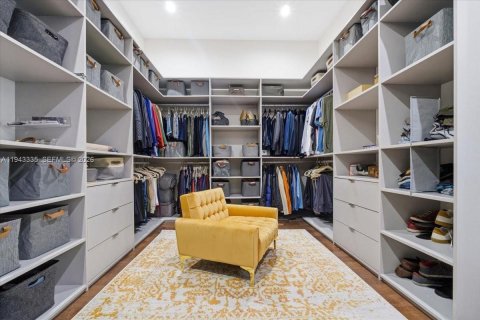 Купить виллу или дом в Дорал, Флорида 5 спален, 412.86м2, № 1999593 - фото 22