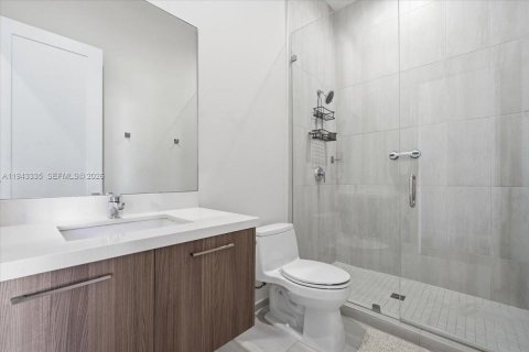 Купить виллу или дом в Дорал, Флорида 5 спален, 412.86м2, № 1999593 - фото 29