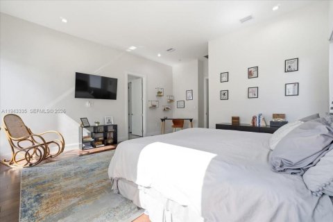 Купить виллу или дом в Дорал, Флорида 5 спален, 412.86м2, № 1999593 - фото 21