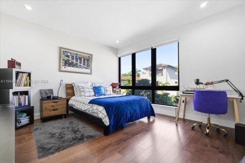 Купить виллу или дом в Дорал, Флорида 5 спален, 412.86м2, № 1999593 - фото 30