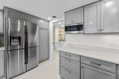 Condo in West Palm Beach, Florida, 2 bedrooms  № 2087684 - photo 10
