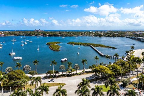 Condo in West Palm Beach, Florida, 2 bedrooms  № 2087684 - photo 3