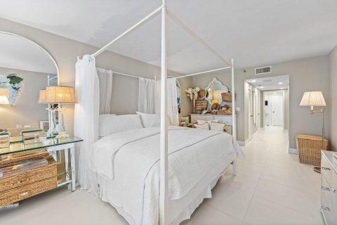 Condo in West Palm Beach, Florida, 2 bedrooms  № 2087684 - photo 13