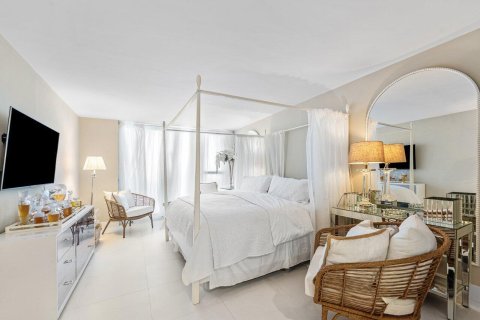 Condo in West Palm Beach, Florida, 2 bedrooms  № 2087684 - photo 14