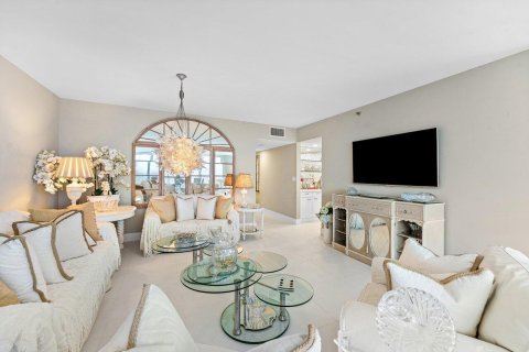 Condo in West Palm Beach, Florida, 2 bedrooms  № 2087684 - photo 5