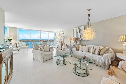 Condo in West Palm Beach, Florida, 2 bedrooms  № 2087684 - photo 2