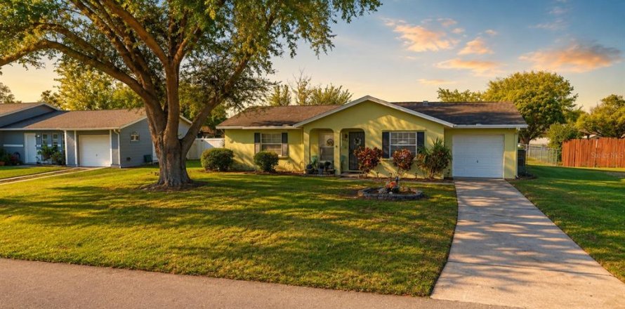 House in Kissimmee, Florida 3 bedrooms, 98.94 sq.m. № 2150711