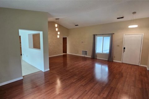 Villa ou maison à vendre à Wesley Chapel, Floride: 2 chambres, 135.08 m2 № 1883565 - photo 5