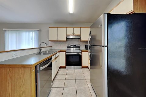 Villa ou maison à louer à Apollo Beach, Floride: 3 chambres, 138.61 m2 № 2390954 - photo 4