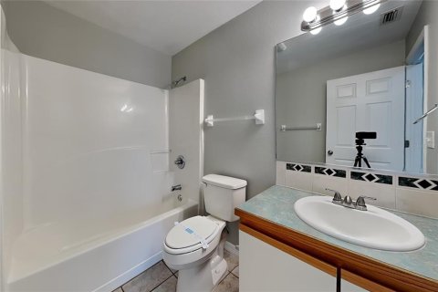 Villa ou maison à louer à Apollo Beach, Floride: 3 chambres, 138.61 m2 № 2390954 - photo 12