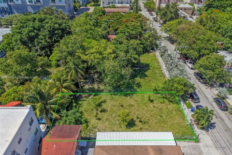 Купить коммерческую недвижимость в Майами, Флорида № 2015523 - фото 7