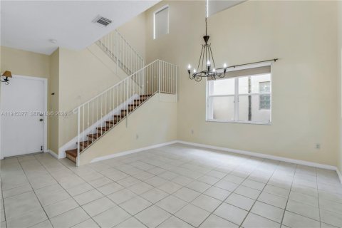 Casa en venta en Miami, Florida, 4 dormitorios, 219.62 m2 № 2011973 - foto 16