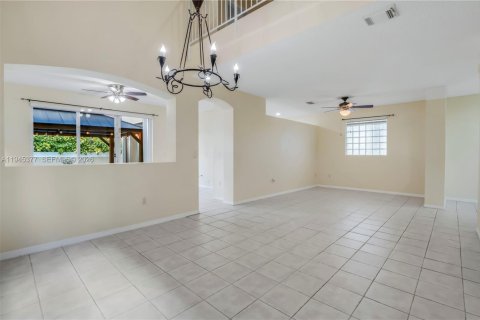 Casa en venta en Miami, Florida, 4 dormitorios, 219.62 m2 № 2011973 - foto 23