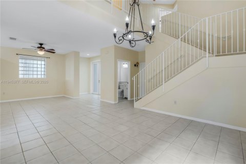 Casa en venta en Miami, Florida, 4 dormitorios, 219.62 m2 № 2011973 - foto 17