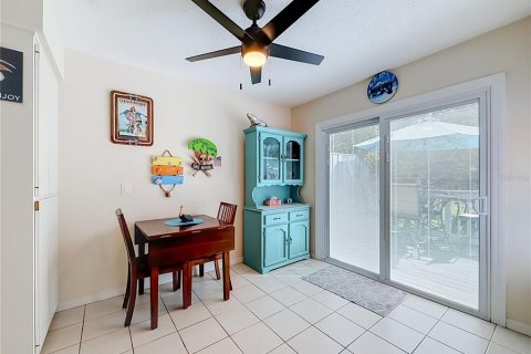 Condo in Crystal River, Florida, 2 bedrooms № 2209351 - photo 16