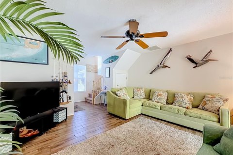 Condo in Crystal River, Florida, 2 bedrooms № 2209351 - photo 10
