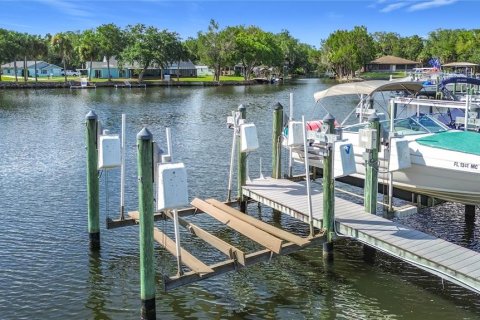 Condo in Crystal River, Florida, 2 bedrooms № 2209351 - photo 2