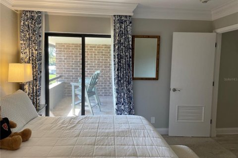 Condo in Palm Harbor, Florida, 1 bedroom № 2202535 - photo 17