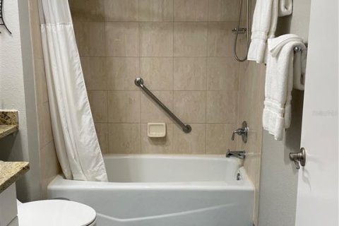 Condo in Palm Harbor, Florida, 1 bedroom № 2202535 - photo 12